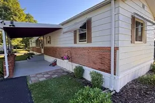 1040 Violet Ave, Hyde Park, NY 12538 - Photo 2