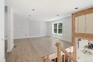 133B Shinnecock Ave, Mastic, NY 11950 - Photo 8