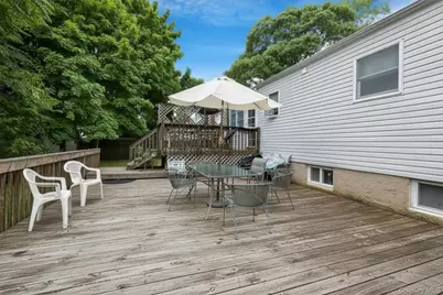 10 Brian Drive, East Islip, NY 11730 - Photo 20