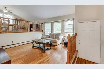 10 Brian Drive, East Islip, NY 11730 - Photo 4