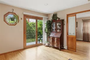 122 Irving Ave, Floral Park, NY 11001 - Photo 12