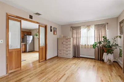 122 Irving Avenue, Floral Park, NY 11001 - Photo 14