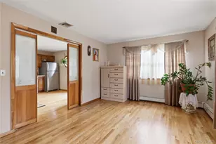 122 Irving Ave, Floral Park, NY 11001 - Photo 14