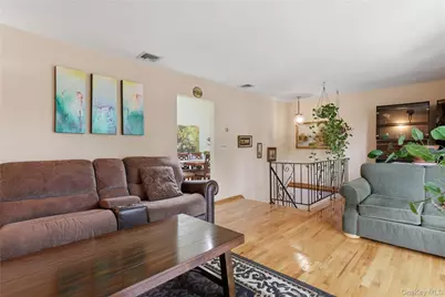122 Irving Avenue, Floral Park, NY 11001 - Photo 18