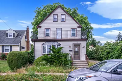 338 California Avenue, Uniondale, NY 11553 - Photo 2