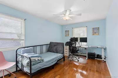 7643 265th Street, New Hyde Park, NY 11040 - Photo 12