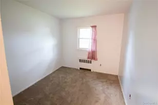 44 Willoughby St, Brentwood, NY 11717 - Photo 12