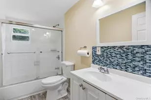 46 Falcon Dr, Hauppauge, NY 11788 - Photo 28