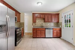 46 Falcon Dr, Hauppauge, NY 11788 - Photo 16