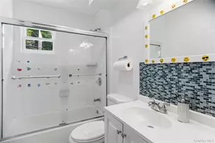 46 Falcon Dr, Hauppauge, NY 11788 - Photo 22