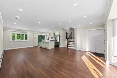 17 Wren Drive, Woodbury, NY 11797 - Photo 2