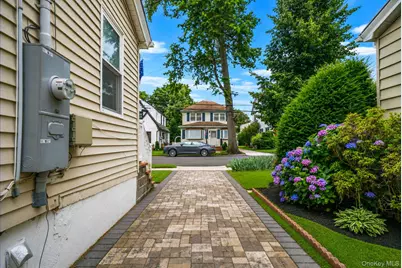 159 Iris Avenue, Floral Park, NY 11001 - Photo 24