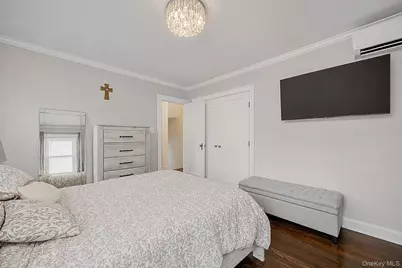 159 Iris Avenue, Floral Park, NY 11001 - Photo 18