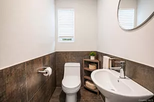 159 Iris Ave, Floral Park, NY 11001 - Photo 12