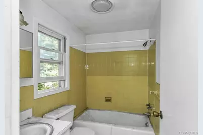 51 Cross Street, Locust Valley, NY 11560 - Photo 10