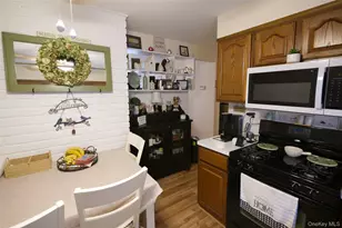 245 Sprucewood Dr, Levittown, NY 11756 - Photo 6