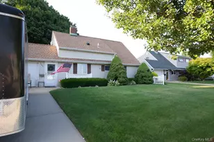 245 Sprucewood Dr, Levittown, NY 11756 - Photo 2