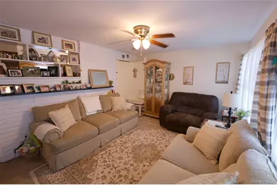 245 Sprucewood Drive, Levittown, NY 11756 - Photo 10
