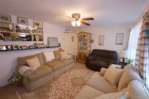 245 Sprucewood Dr, Levittown, NY 11756 - Photo 10
