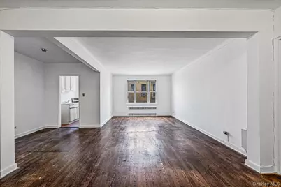 8333 Austin Street #6R, Kew Gardens, NY 14415 - Photo 6