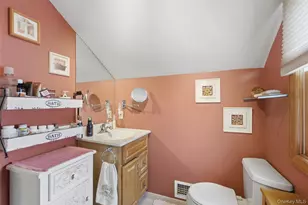 194 Willis Ave., Floral Park, NY 11001 - Photo 16