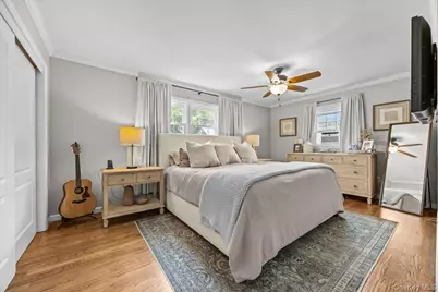 38 Driscoll Avenue, Rockville Centre, NY 11570 - Photo 14
