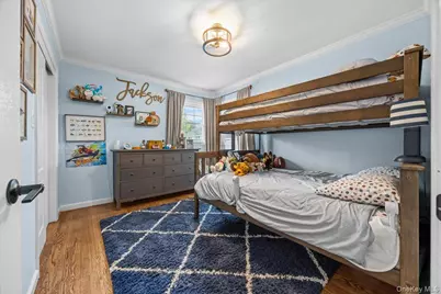 38 Driscoll Avenue, Rockville Centre, NY 11570 - Photo 18