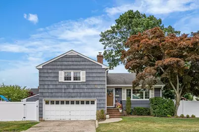 38 Driscoll Avenue, Rockville Centre, NY 11570 - Photo 1