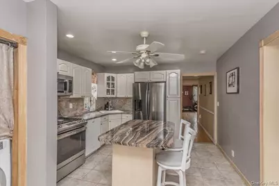 3158 Rawlins Avenue, Bronx, NY 10465 - Photo 12
