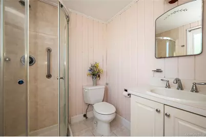190 W Waukena Avenue, Oceanside, NY 11572 - Photo 16