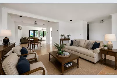190 W Waukena Avenue, Oceanside, NY 11572 - Photo 2