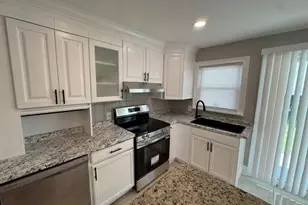 277 Jackson Ave, Syosset, NY 11791 - Photo 10