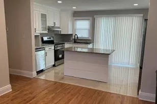 277 Jackson Ave, Syosset, NY 11791 - Photo 6