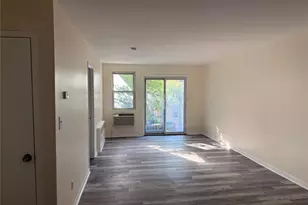 34-09 30th St, Astoria, NY 11106 - Photo 2