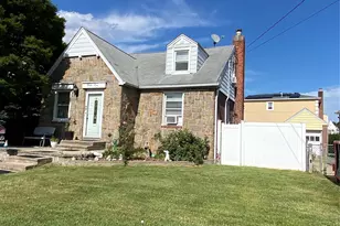 35 Nassau Blvd, West Hempstead, NY 11552 - Photo 2
