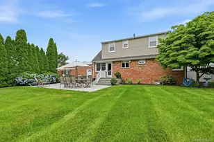11 Cliftwood Dr, Huntington, NY 11743 - Photo 26