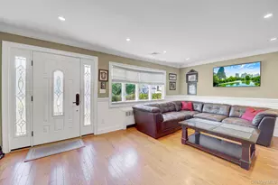6 Oxford Ave, Massapequa, NY 11758 - Photo 4