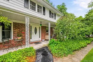2590 Darnley Pl, Yorktown Heights, NY 10598 - Photo 6