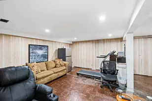 26 Sheridan St, Old Bethpage, NY 11804 - Photo 20