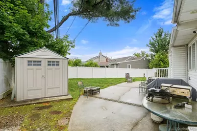 26 Sheridan Street, Old Bethpage, NY 11804 - Photo 22