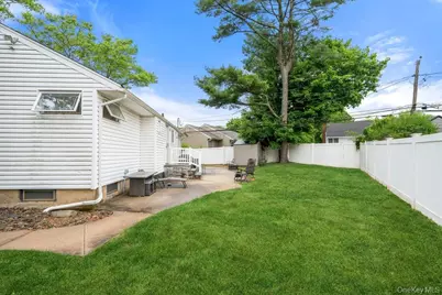 26 Sheridan Street, Old Bethpage, NY 11804 - Photo 24
