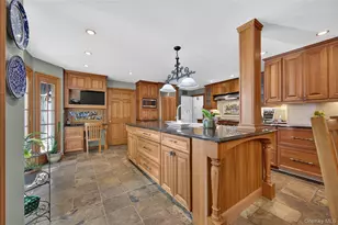 2108 Edge Rd, Muttontown, NY 11791 - Photo 12