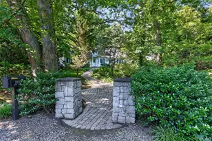 2108 Edge Rd, Muttontown, NY 11791 - Photo 4