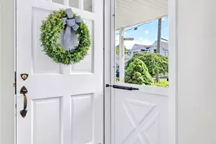 21 Travers St, Manhasset, NY 11030 - Photo 4