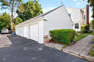 21 Travers St, Manhasset, NY 11030 - Photo 30