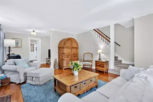 21 Travers St, Manhasset, NY 11030 - Photo 6