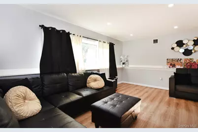 10 Miller Avenue, Central Islip, NY 11722 - Photo 16