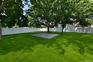 10 Miller Ave, Central Islip, NY 11722 - Photo 28