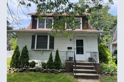 35 Fairview Avenue, Port Washington, NY 11050 - Photo 2