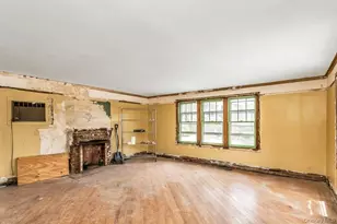 200 Bixley Heath, Lynbrook, NY 11563 - Photo 16